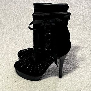 Red circle black studded high heels size 8 black